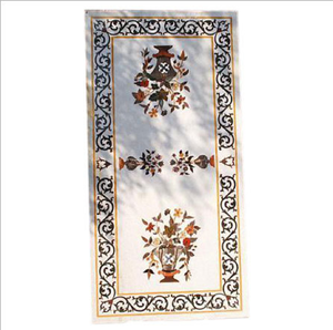 Panneau rectangulaire en marbre blanc décoré de fleurs, de brindilles florales centrales et d'un cadre en volutes noires, à prix de gros. - Product Image 1