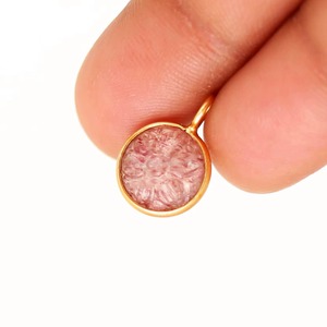 Colgante de Cuarzo Rosa Fresa Natural en Forma de Flor de 11mm, Amuleto de Piedra Preciosa Tallado a Mano, Joyería de Plata Esterlina 925, Venta al por Mayor y Suministro a Granel - Product Image 4