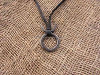 Le plus populaire forgé à la main Viking Troll croix pendentif unisexe peu de brillance torsadé médiéval bras anneau @ prix d'usine à bas prix en gros