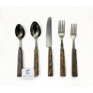 Dernier design de couverts en acier inoxydable avec manche en bois, comprenant couteau à steak, fourchette et cuillère, en argent, pour la table - Product Image 1