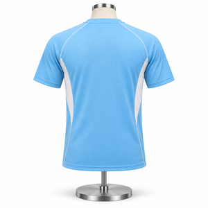 Camiseta de Tenis Cómoda con Paneles de Malla Transpirable, Tela Flexible y Silueta Atlética para Movimiento Activo en la Cancha - Product Image 2