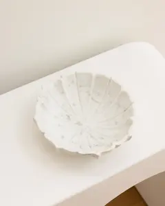 ชามหินอ่อนลายร่องขอบแกะสลัก ผลิตจากหินธรรมชาติ ขัดเงาให้เรียบเนียน - Product Image 2