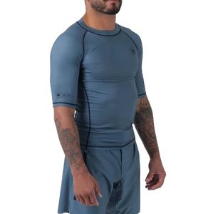 Rashguard MMA entièrement personnalisé, manches longues, impression par transfert thermique, séchage rapide, tissu 280g, chemises de sport 2025 par BWI - Product Image 1