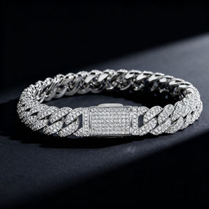 Chaîne de poignet large en cristal doré élégante, bijoux de luxe haut de gamme, accessoire audacieux pour hommes et femmes - Product Image 1
