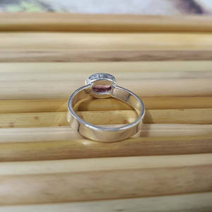 Bague plate en argent sterling 925 faite à la main, avec cristaux de moissanite ovales roses originaux, sertis en bélière, 8x6 mm, bijoux de mariage classiques unisexes - Product Image 6