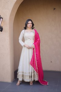 Robe Anarkali longue de luxe, magnifique, de créateur, en tissu épais, style indien et pakistanais, avec dupatta, pour mariage et soirée - Product Image 5