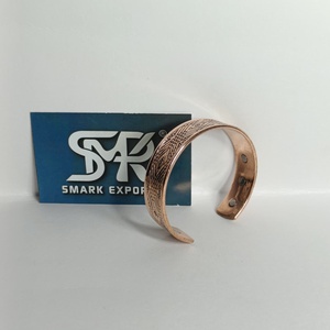 Brazalete Ancho de Cobre Magnético con Patrón Tribal Grabado, Brazalete Tradicional Hecho a Mano, Ajustable, de Cobre Curativo, Unisex - Product Image 4