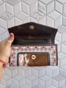 Magnifique Portefeuille Pochette Façonné à la Main en Cuir de Vachette et Fourrure, Style Western, Imperméable, Vintage, Multi-Usages pour l'Été - Product Image 5