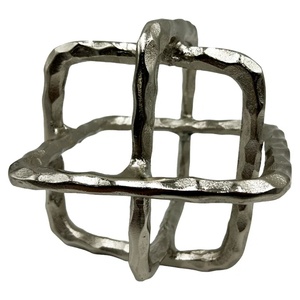 Sculpture en spirale infinie de style nordique, figurine créative en métal abstrait en forme de boucle infinie, finition artisanale en or antique, décoration de table - Product Image 6