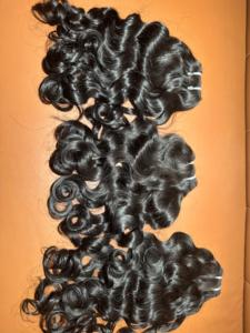 Extensions de cheveux naturels indiens naturels bouclés pour bébé Cheveux vierges du temple Boucles douces Paquets de cheveux humains non traités: modèle non permanent - Product Image 4