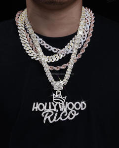 Colgante de nombre personalizado de diseñador en plata de ley con diamantes VVS Moissanite, colgante de diamante Baguette brillante, diseño de tendencia - Product Image 3