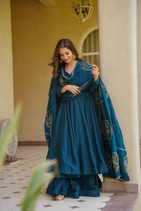 Conjunto de Kurta Anarkali de Algodón Azul Turquesa con Palazzo y Dupatta |   Traje Étnico Moderno |   Ropa Festiva India de Invierno/Primavera para Mujer - Product Image 2