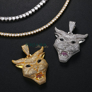 Colgante de Cabeza de Toro de Plata 925 Chapado en Oro de 18K con Moissanita, Corte Redondo, Temática Animal, Lujo, Unisex, Regalo, Uso Diario - Product Image 5
