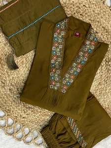 Traje Salwar de Seda de Mango y Viscosa, Diseño Indio-Pakistaní, Moderno y Exclusivo para Mujer, Ideal para Fiestas y Bodas, Ropa Étnica - Product Image 4