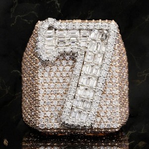 Bague Hip-Hop Unisexe en Or 9K 10K 14K 18K avec Diamant Naturel Pur de 0,50 Gramme Certifié IGI Couleur D Pierre Blanche Forme Personnalisée - Product Image 1