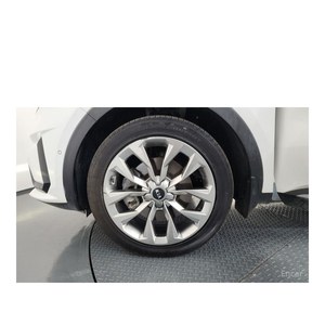 Kia Sorento 2022, 2.5T Gasolina, 4WD, con Cámara Trasera, Asientos de Cuero, Volante a la Izquierda - 122,425 km - Product Image 5