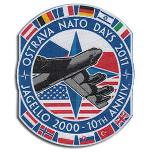 Patch en tissu rond brodé lavable, édition 10e anniversaire Jagello, Ostrava NATO Days 2011, pour étiquette de vêtement - Product Image 1