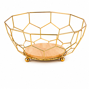 Corbeille à fruits moderne en métal doré avec base en bois, bol à fruits géométrique en fil métallique, organisateur de comptoir de cuisine, support de rangement en gros - Product Image 1