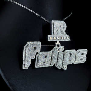 VVS1D จี้เพชรโมอิสสีเงิน S925ของผู้ชายแบบปรับแต่งได้สไตล์ฮิปฮอปประดับเพชรตัวอักษรสีทองสำหรับปาร์ตี้ - Product Image 1