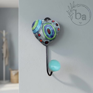 Gancho de pared de cerámica hecho a mano con forma de corazón y bola turquesa, diseño novedoso, gancho individual para colgar llaveros. - Product Image 3