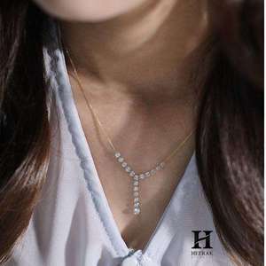 Collier en or 18 carats en forme de Y avec pendentif diamant, bijoux élégants et raffinés pour femmes - Product Image 6