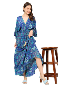 Vestido de mujer de poliéster con estampado floral, azul, con mangas acampanadas, cuello en V, informal, cómodo para el verano, estilo occidental con volantes. - Product Image 3