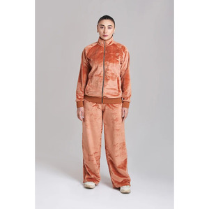 Ensemble de survêtement en velours personnalisé pour femmes |   Veste zippée intégrale et pantalon large |   Vêtements de détente en velours doux |   Fabricant OEM et ODM - Product Image 2