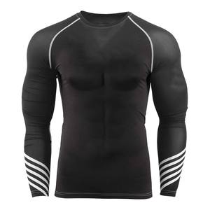 Rashguard à manches longues pour hommes – Vente en gros de rashguards élégants et personnalisables – Rashguard MMA vierge de qualité supérieure pour la lutte - Product Image 3