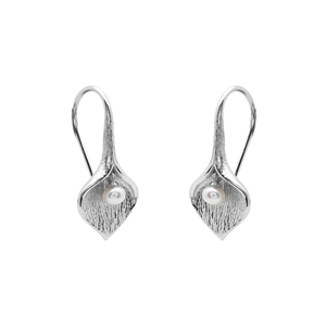 Pendientes de Plata de Ley S925 con Lirio de Cala y Perla de Agua Dulce, Engaste de Bisel, Joyería Fina Minimalista para Mujer - Product Image 2