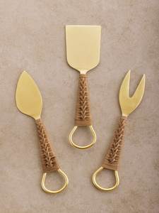 Juego de cuchillos para queso con mango de madera de aspecto clásico, hojas de acero inoxidable, apto para lavavajillas. - Product Image 6