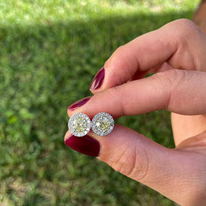 Pendientes de Diamante Amarillo de Laboratorio de 1.60ct, Corte Redondo, con Halo, en Oro Blanco, Diamantes Amarillos Brillantes, Joyería Fina y Elegante - Product Image 1