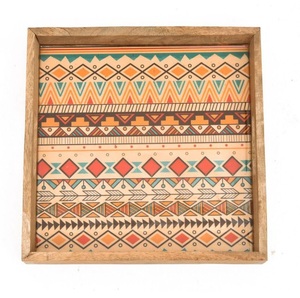 Bandeja de Servir de Madera Estilo Vintage con Base Decorativa de Arte Esmaltado para el Hogar - Product Image 2