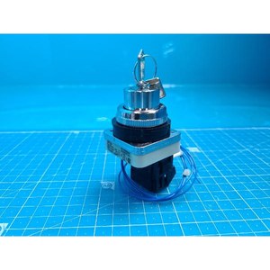 Interrupteur de commande industriel Fuji AH30 d'occasion – Pièces détachées d'équipement semi-conducteur de génération précédente - Product Image 3