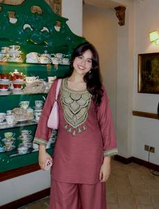 Rivaayat House - Blusa Tradicional India/Pakistaní de Modal Rosa Bordada, Manga Larga, Tipo Pulao, Reversible, Protección Solar - Product Image 1