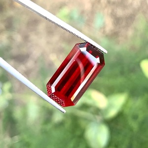 Garnet Rodolita Natural Suelta, Corte Esmeralda, Gema Roja, Calidad Premium Africana, Piedra para Joyería - Product Image 2