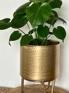 Handmade Brass Vase Hammered Gold Finish Modern Tabletop Decor For Housewarming At <b>Best</b> Price - Product Image 6
