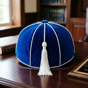 Casquette en velours bleu Mantic Enterprises avec pompon blanc, logo brodé à la main, style anglais, unisexe, pour adulte - Product Image 3