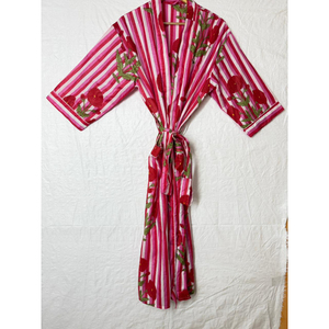 Robe kimono pour femmes 100% coton imprimé |   Peignoir léger à motifs floraux pour la détente |   Kimono d'été respirant avec logo frontal - Product Image 1