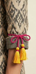 Jupe bohème en coton avec pompons et imprimé floral bleu marine - Product Image 3