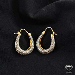 Pendientes de Aro Pequeños Hechos a Mano en Plata de Ley con Detalles de Diamantes Pavé - Product Image 3