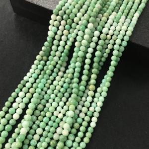 Cuentas redondas lisas de crisoprasa 100% natural, certificadas por IGI, grado AA, de 3.5-5.5 mm, color verde piedra, Fire Vivaaz Gems Jaipur - Product Image 1