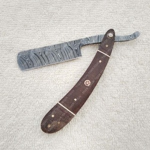 Navaja de afeitar medieval profesional con mango de cuerno y madera para barbería y salón, modelo TT-5523 - Product Image 5
