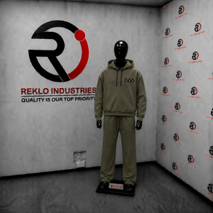 Conjunto Deportivo con Capucha Olive, Pantalones Largos de Color Sólido con Cordón Ajustable y Sudadera con Logotipo Frontal, Felpa Suave para Gimnasio - Product Image 3