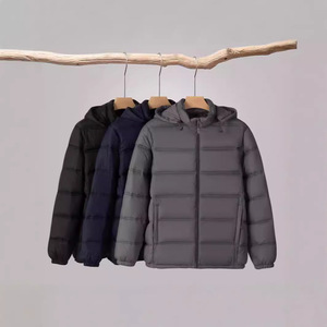เสื้อแจ็คเก็ตพัฟเฟอร์มีฮู้ดสีดำสำหรับผู้ชาย กันลม ปิดด้วยซิป เสื้อคลุมลำลองสำหรับฤดูหนาว ผลิตจากโพลีเอสเตอร์ 100% สีพื้น - Product Image 2