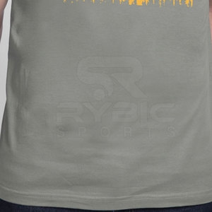 โรงงานผลิตเสื้อยืดพิมพ์ลายสำหรับผู้ชาย สวมใส่สบาย ระบายอากาศได้ดี ด้วยดีไซน์แฟชั่นระดับพรีเมียม - Product Image 6
