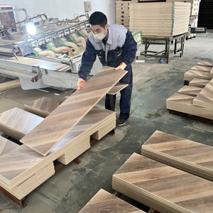 Pisos Laminados AC3 AC4 <span class=keywords><strong>AC5</strong></span> con Diseño en V, Pisos de Madera Laminada con Grano de Espina de Pescado - Product Image 6