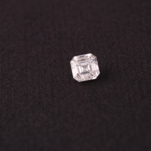 Diamant de laboratoire pur 0,65 ct, couleur D, clarté IF, taille Asscher, diamant poli HPHT, certifié IGI, taille brillant pour la fabrication de bijoux B2B - Product Image 3