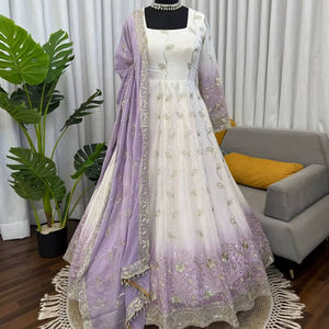Ensemble Kurti Anarkali Sharara et Dupatta en Faux Georgette Brodé de Paillettes – Nouvelle Collection - Product Image 1