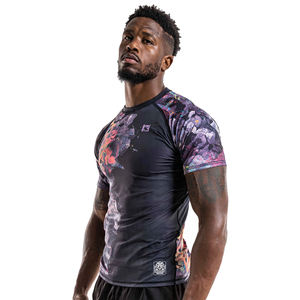 Conjunto Deportivo de Compresión Sublimado 100% Poliéster, Camiseta Ajustada Estampada, Pantalones Cortos de Yoga, Camiseta Deportiva de Manga Corta - Product Image 3