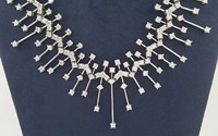 Collier Chandelier en Or Blanc 14K Plaqué Rhodium Motif Étoile et Soleil |   Pendentif luxueux à franges de diamants étincelants |   Mariage élégant